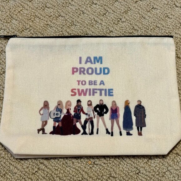 New Taylor Swift Cosmetic Makeup Bag With Zipper I Am Proud To Be A Swiftie - Picture 1 of 1